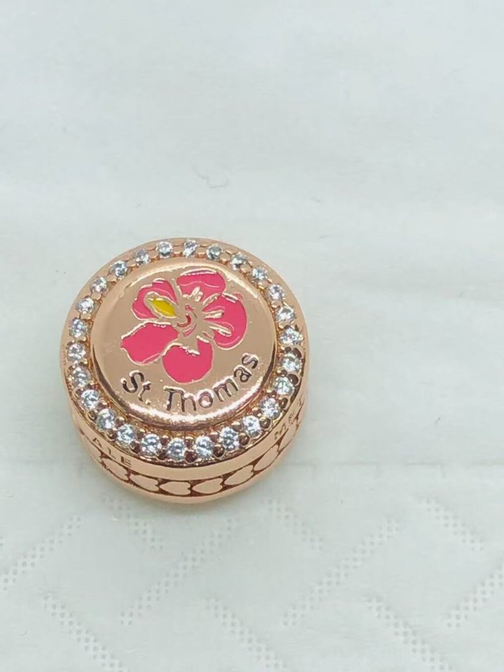 ✨ ✨Pandora Exclusive Island of Saint Thomas Sparkling Rose Gold Charm